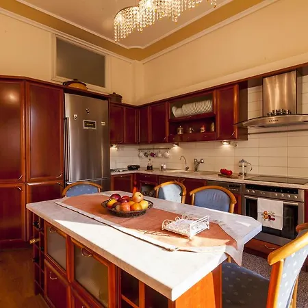 Corfu Town Luxury Jakuzzi House / Royal Gate 아파트