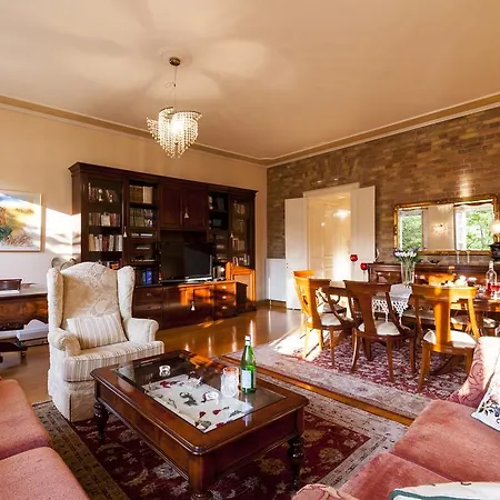 Corfu Town Luxury Jakuzzi House / Royal Gate